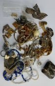 Bag of assorted silver and other jewellery