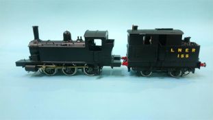 An '0' gauge locomotive and a L.N.E.R 155 tender (complete kit) (2)