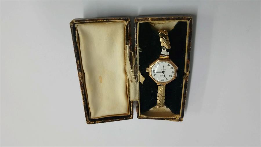9ct gold ladies watch - Image 2 of 2