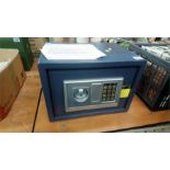 Table top safe (1379a)