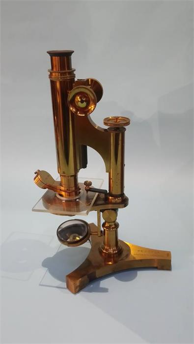 An R and J Beck of London microscope, numbered 9945 - Image 2 of 3