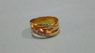 A Gents 18ct gold snake diamond ring