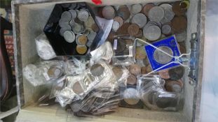Quantity of assorted coins in one tray