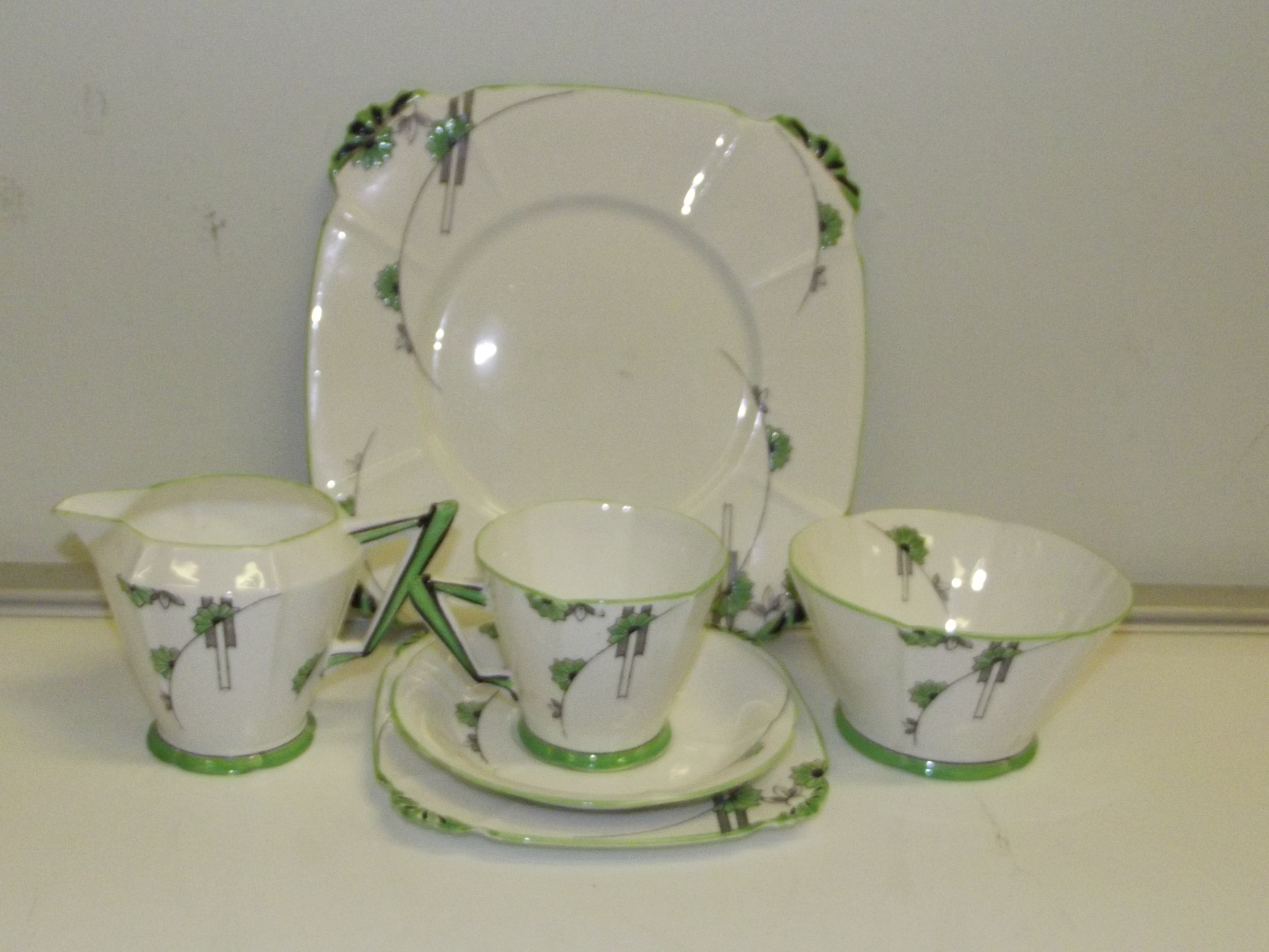 Royal Albert art deco 'Embassy' pattern tea set co