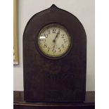 Victory 'V' tin cased antique clock, height 31cm N