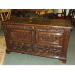 Early 19th century oak mule chest, hinged lid, car