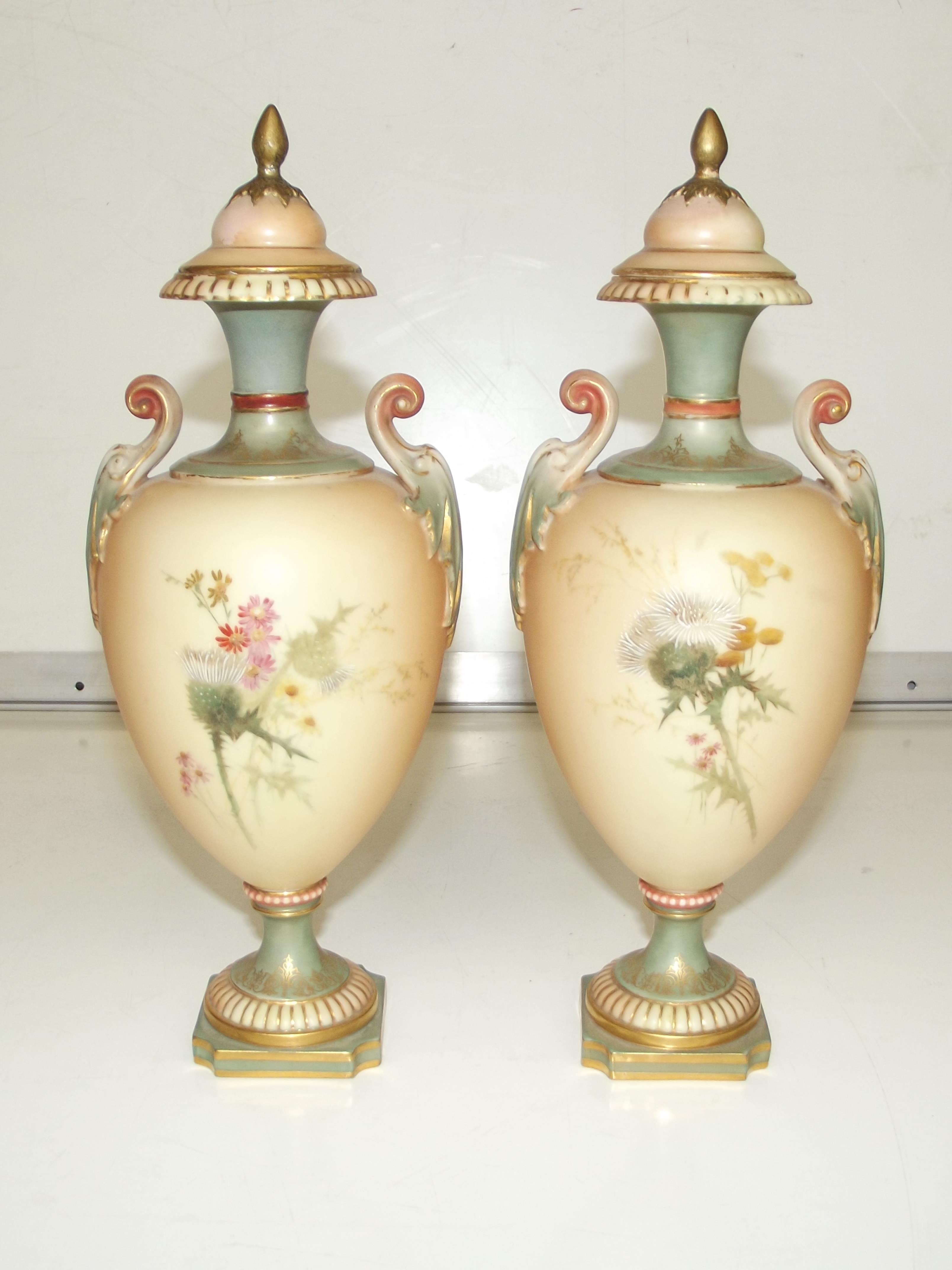 Pair of late 19th century Royal Worcester vases an - Bild 2 aus 4