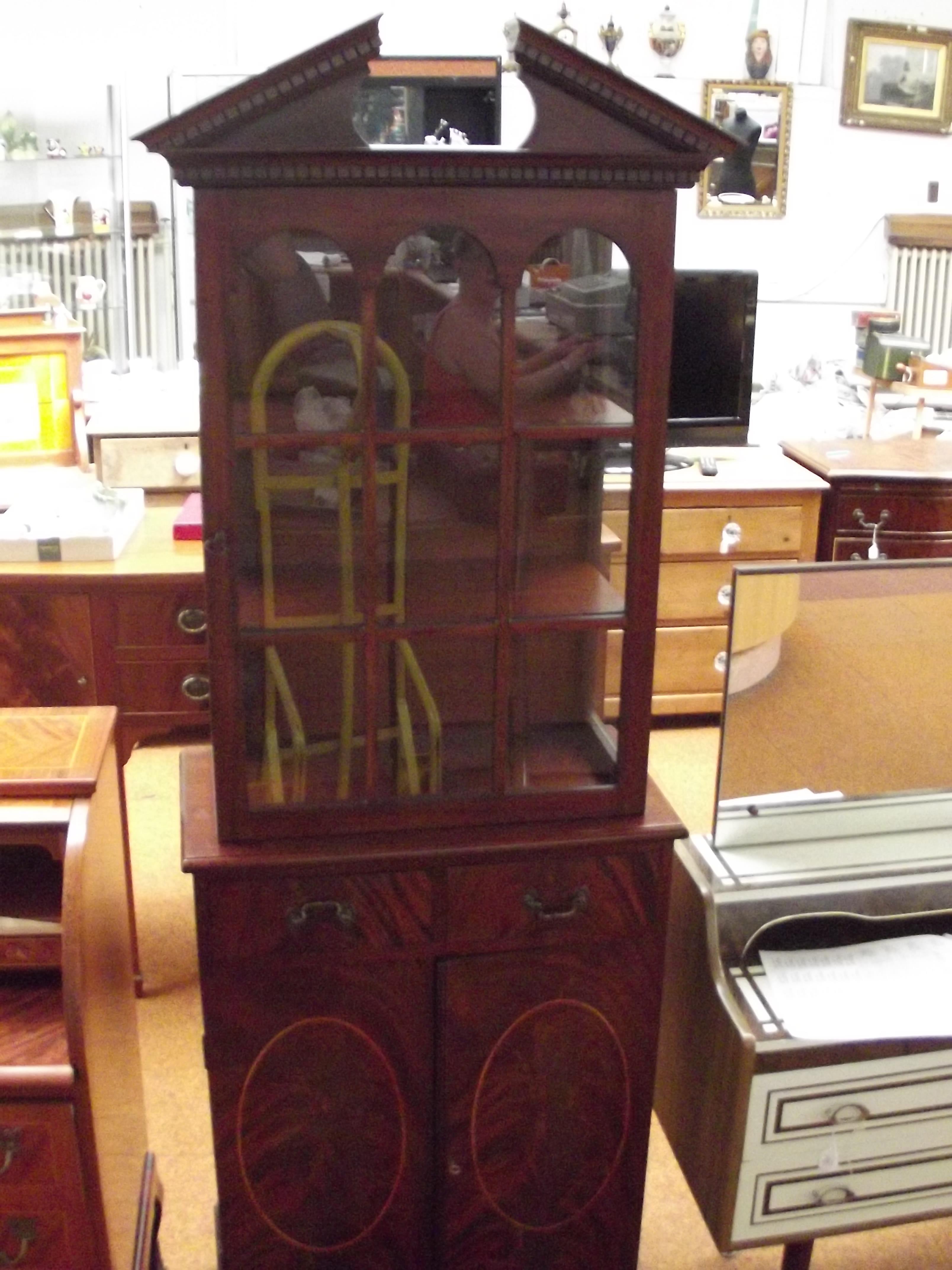 Mahogany display unit, 180 cm