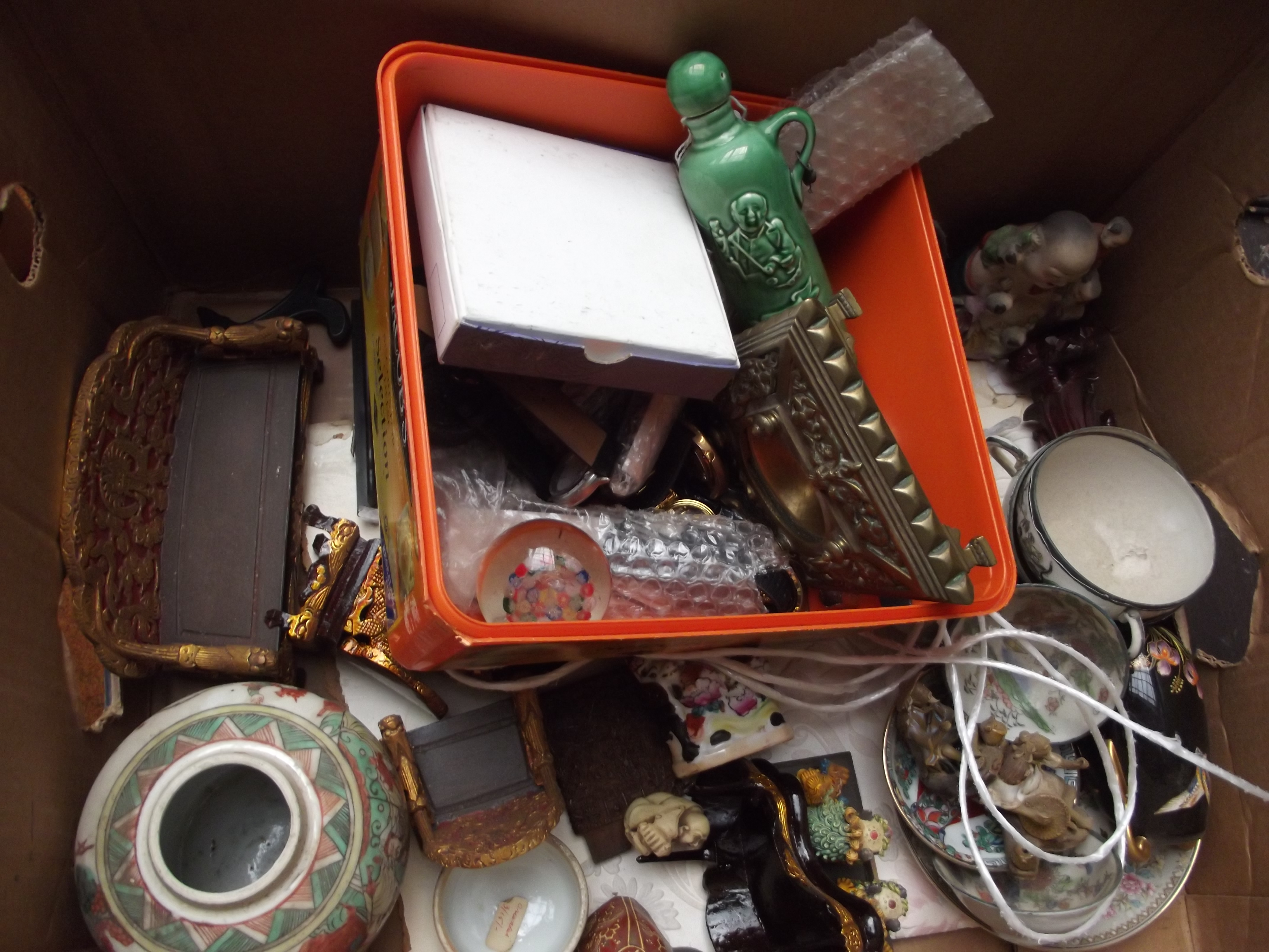 Box of Oriental collectables