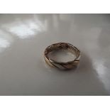 9 carat tri gold dress ring