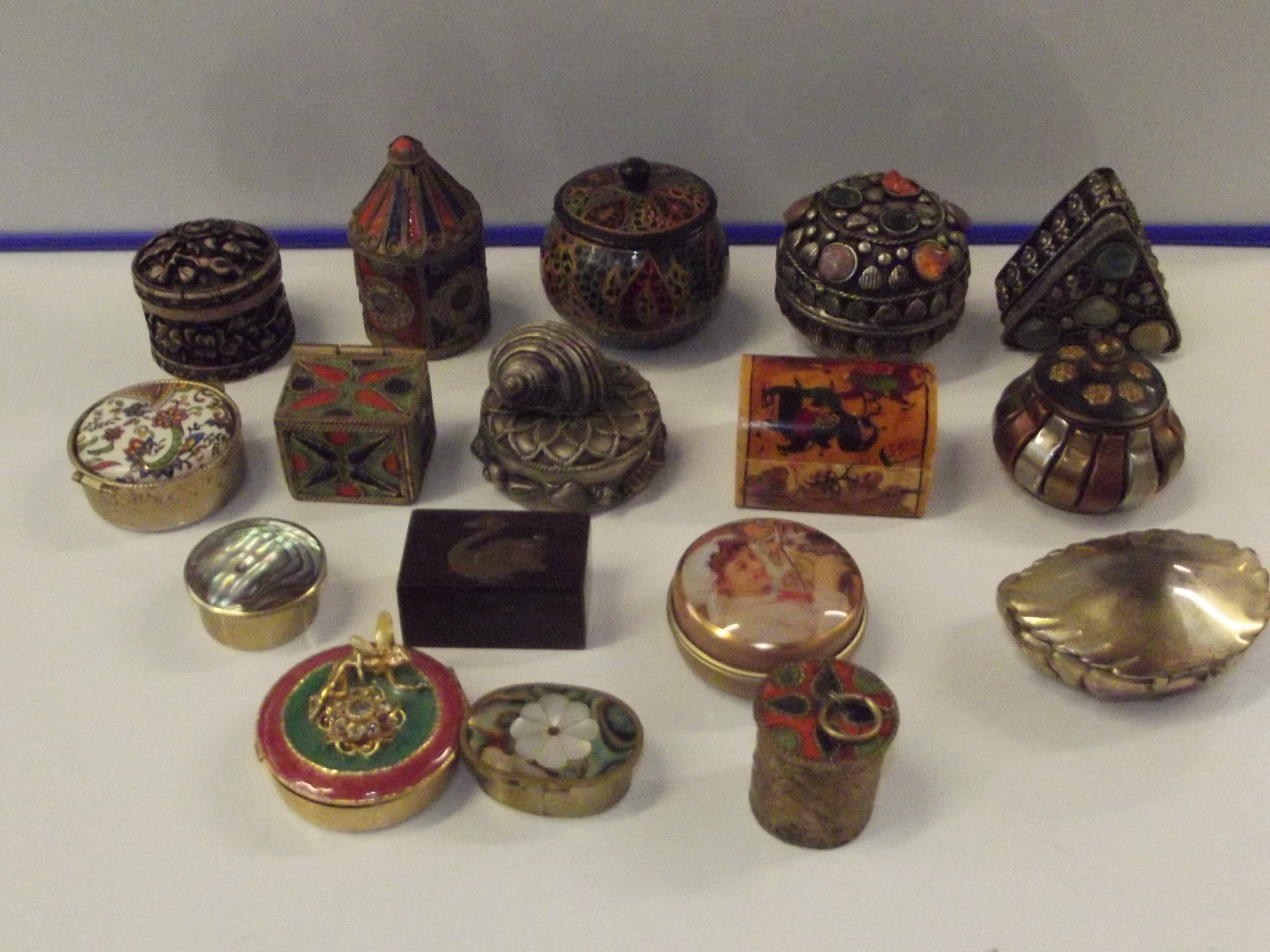 Group of 17 various trinket/pill boxes