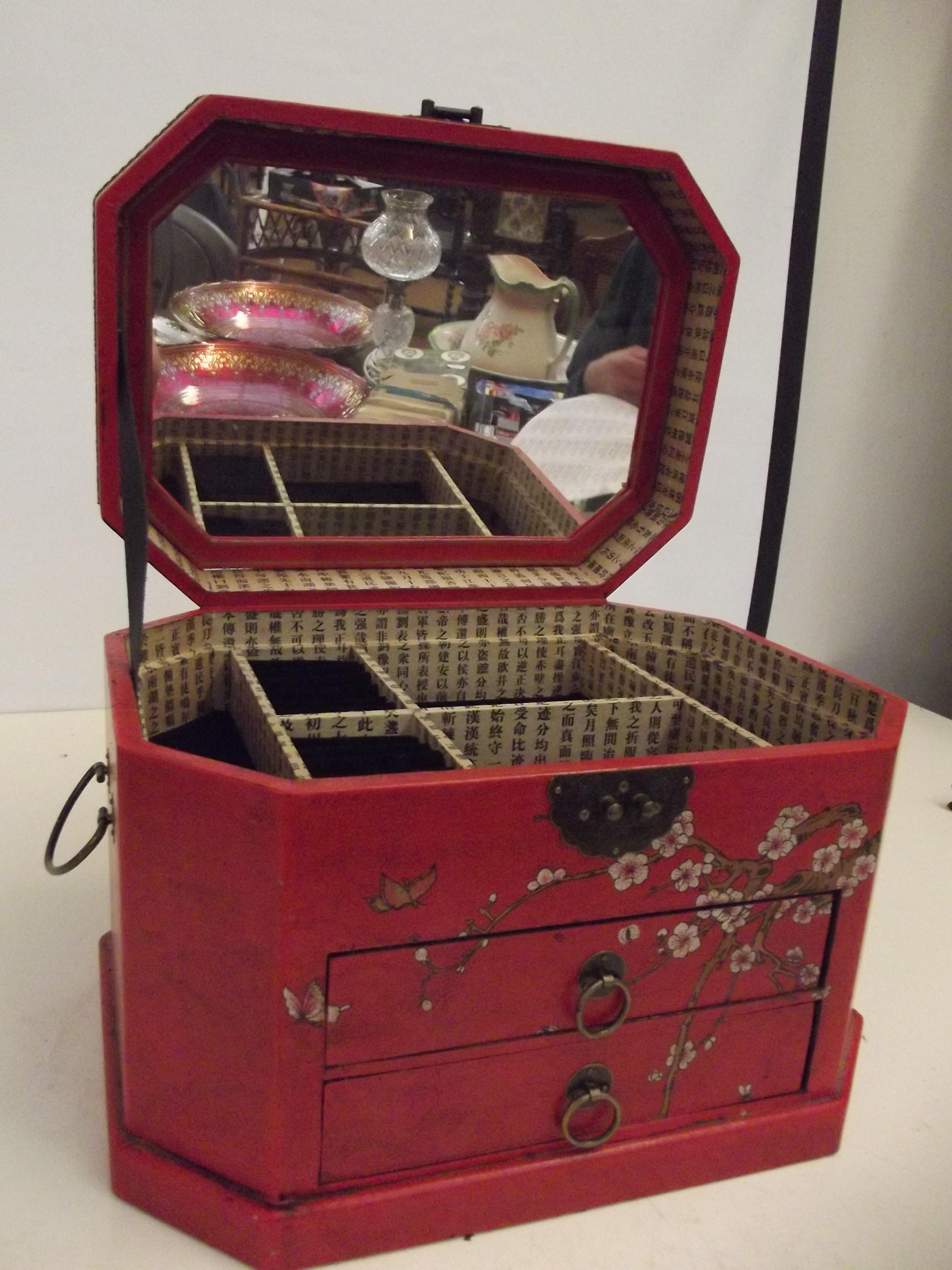 Oriental style mirrored jewellery box