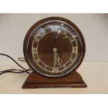 Electric mantle clock