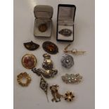 Jewellery box containing costume jewellery to incl