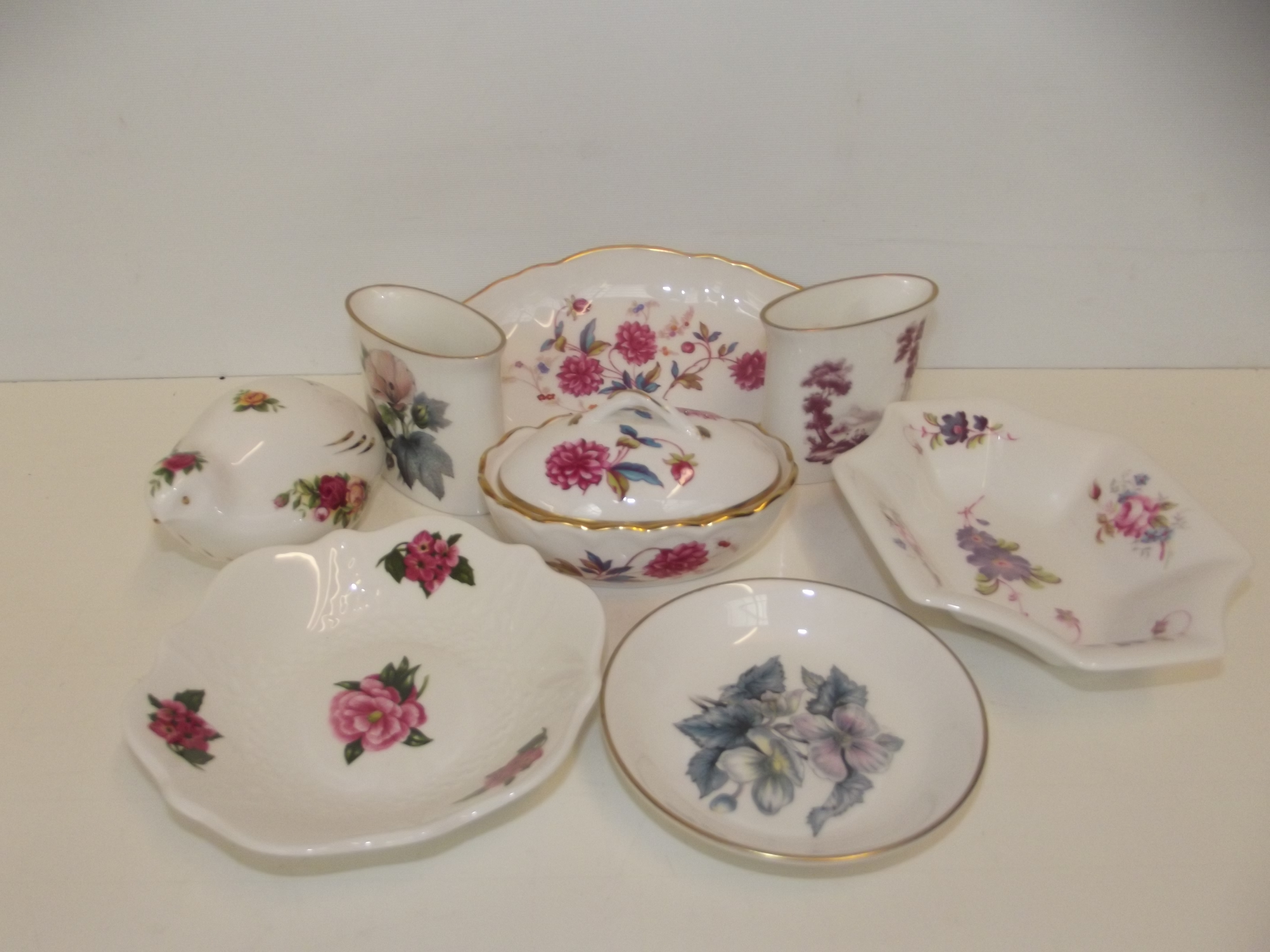 Various good quality ceramics to include Royal Wor