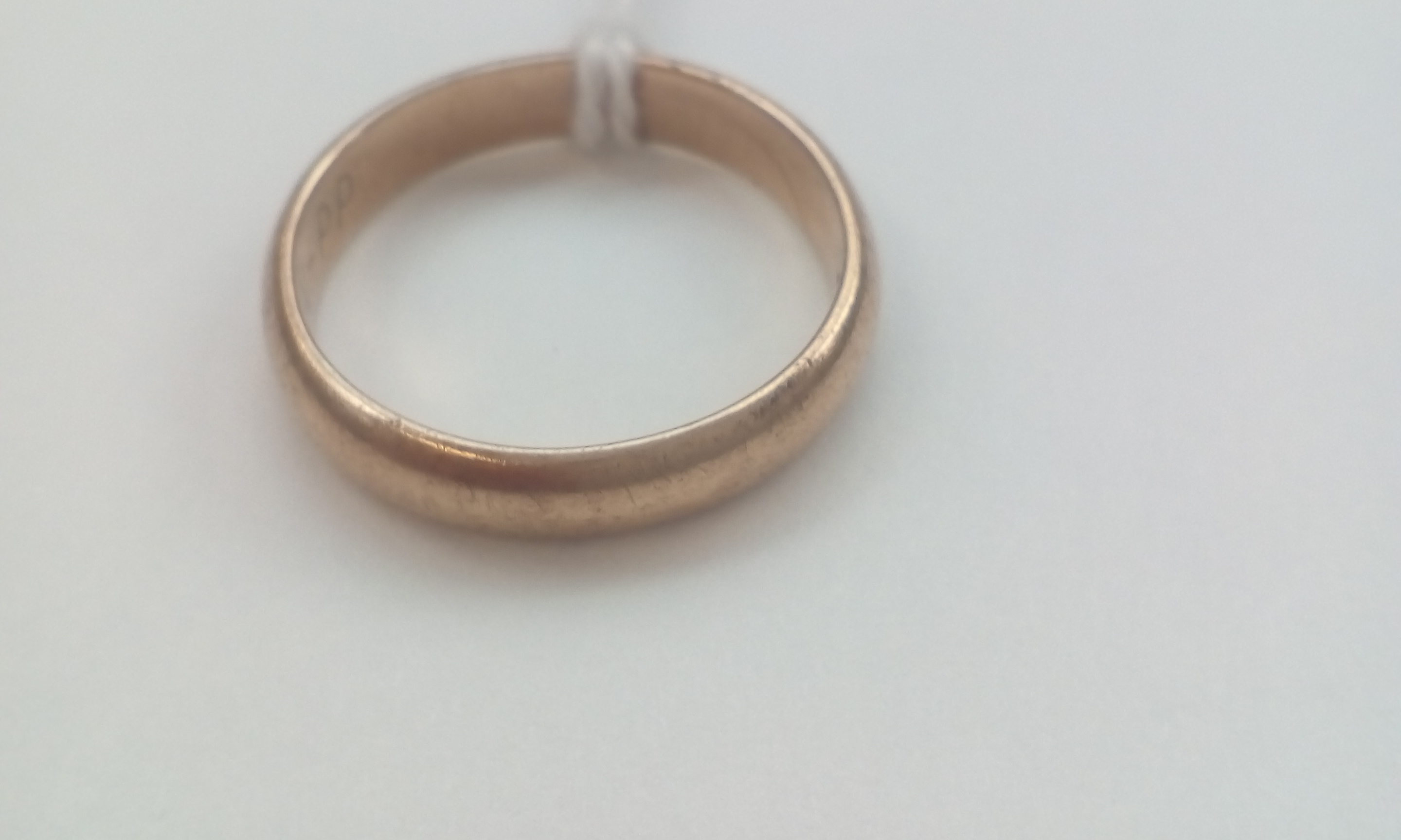 9 carat gold Wedding band, size O