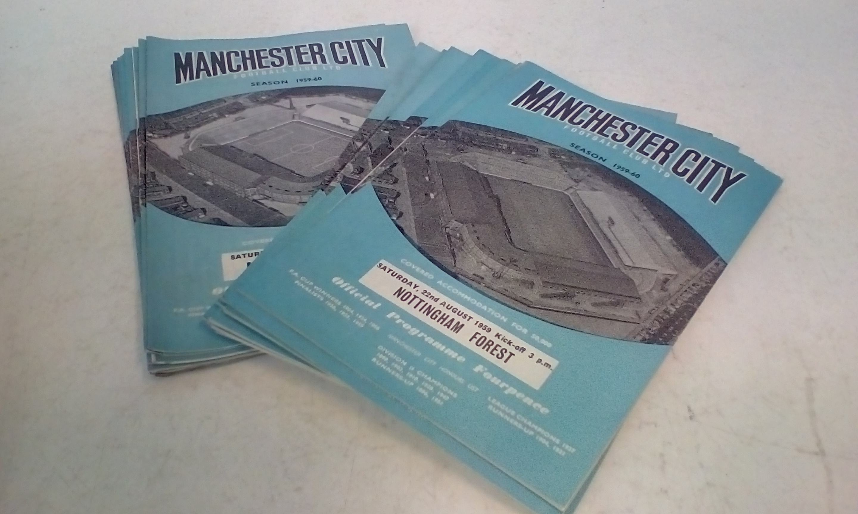 Collection of football programs Manchester City 19