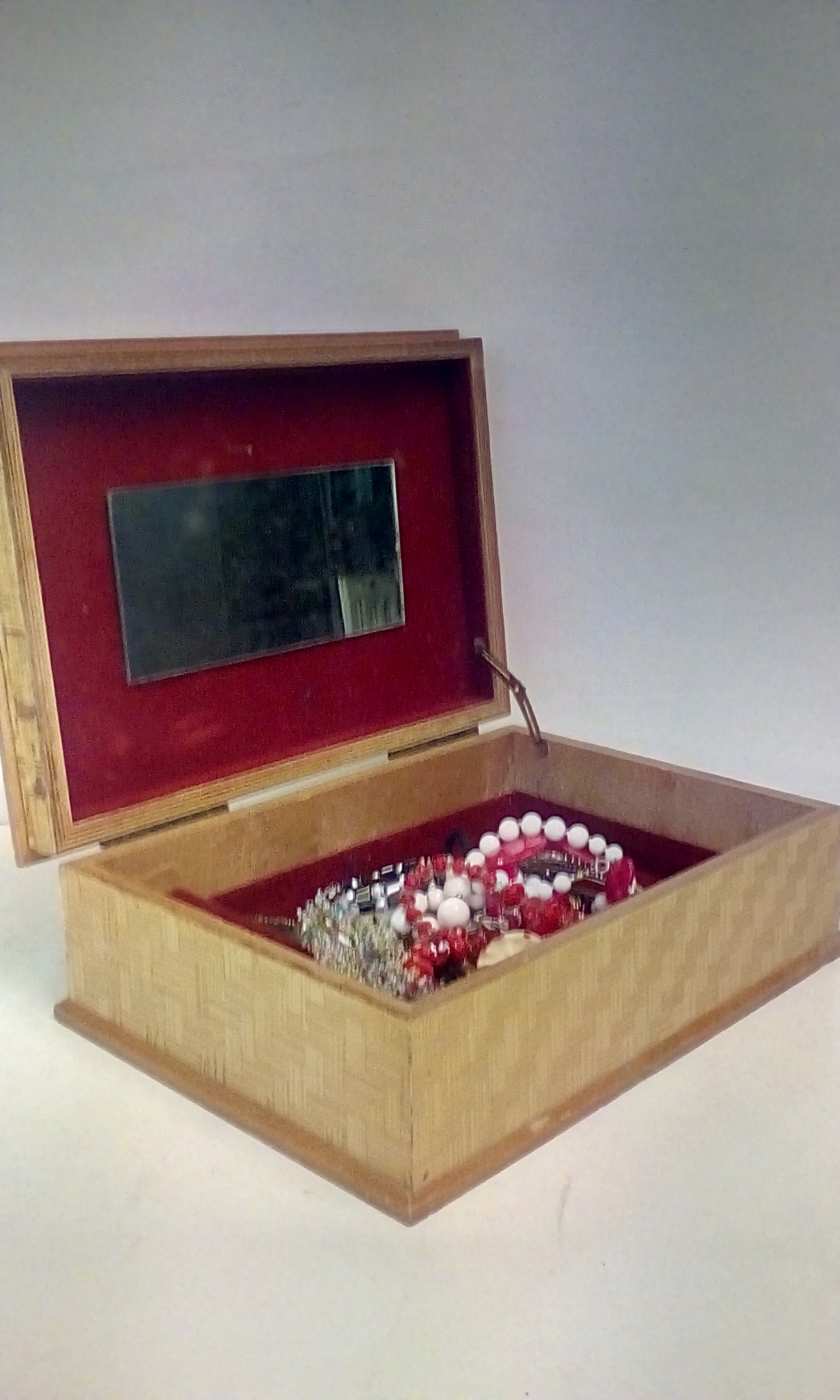 Jewellery box and contents