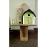 Wall mounting birdhouse