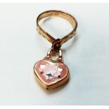 9ct gold ring with attached heart shape charm 4 gr