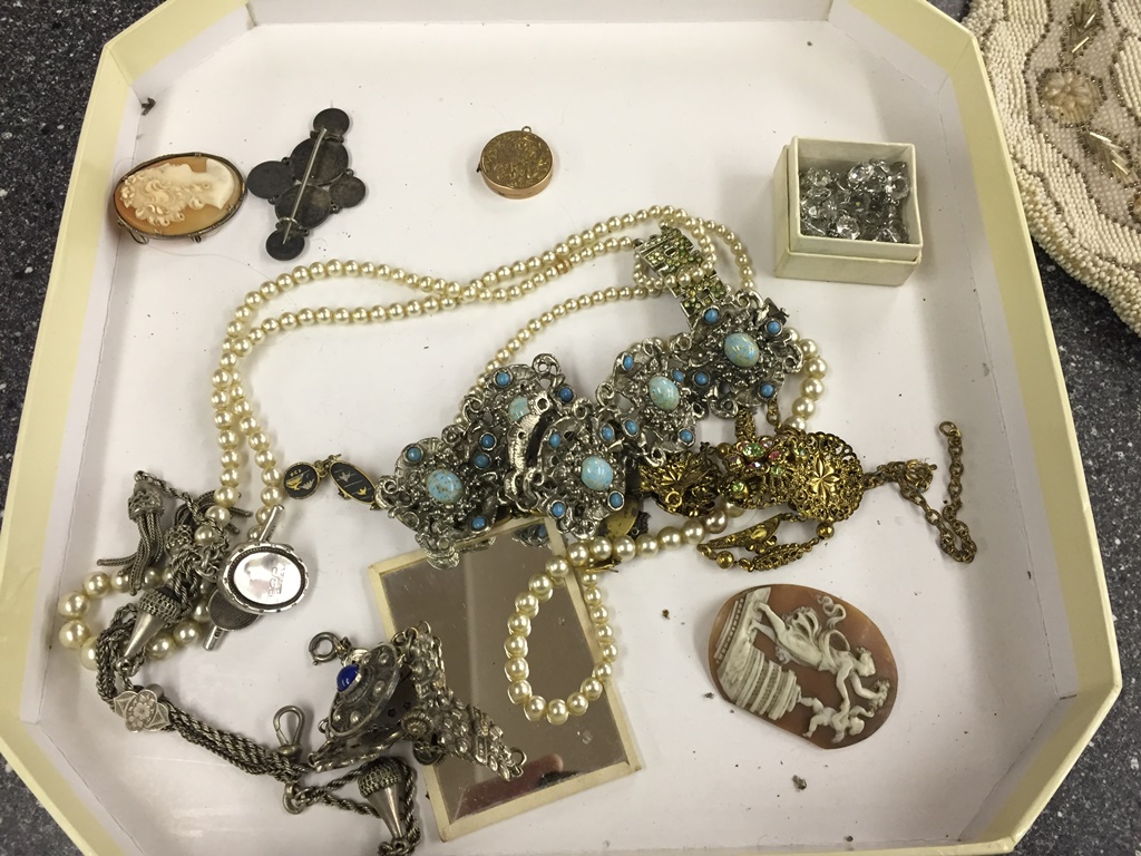 A quantity of dress jewellery, a Maundy coin brooch,