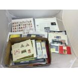 World stamps to inc catalogued items/sets, mini sheets, covers, odds, one Country collections,