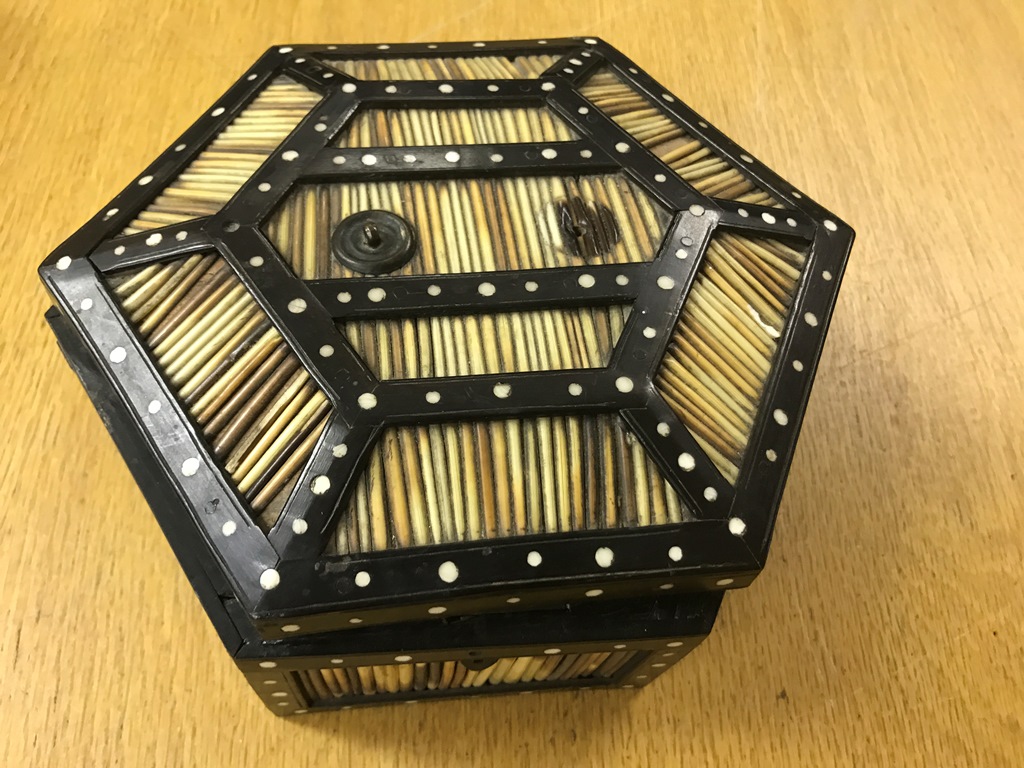 A porcupine needle box