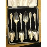 A cased hallmarked silver grapefruit spoon