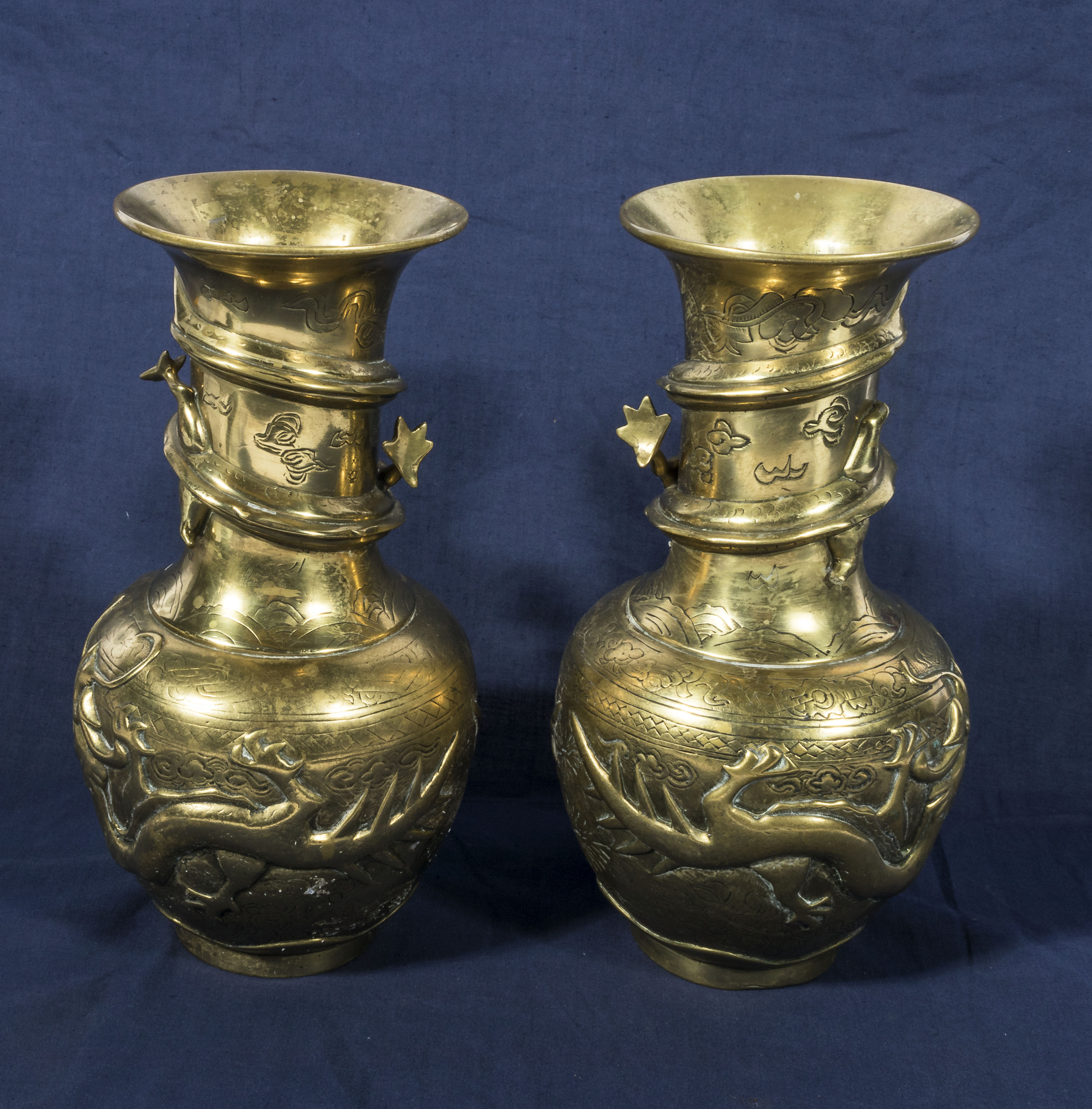 A pair of antique bronze Chinese vases, marked to base - Image 2 of 5