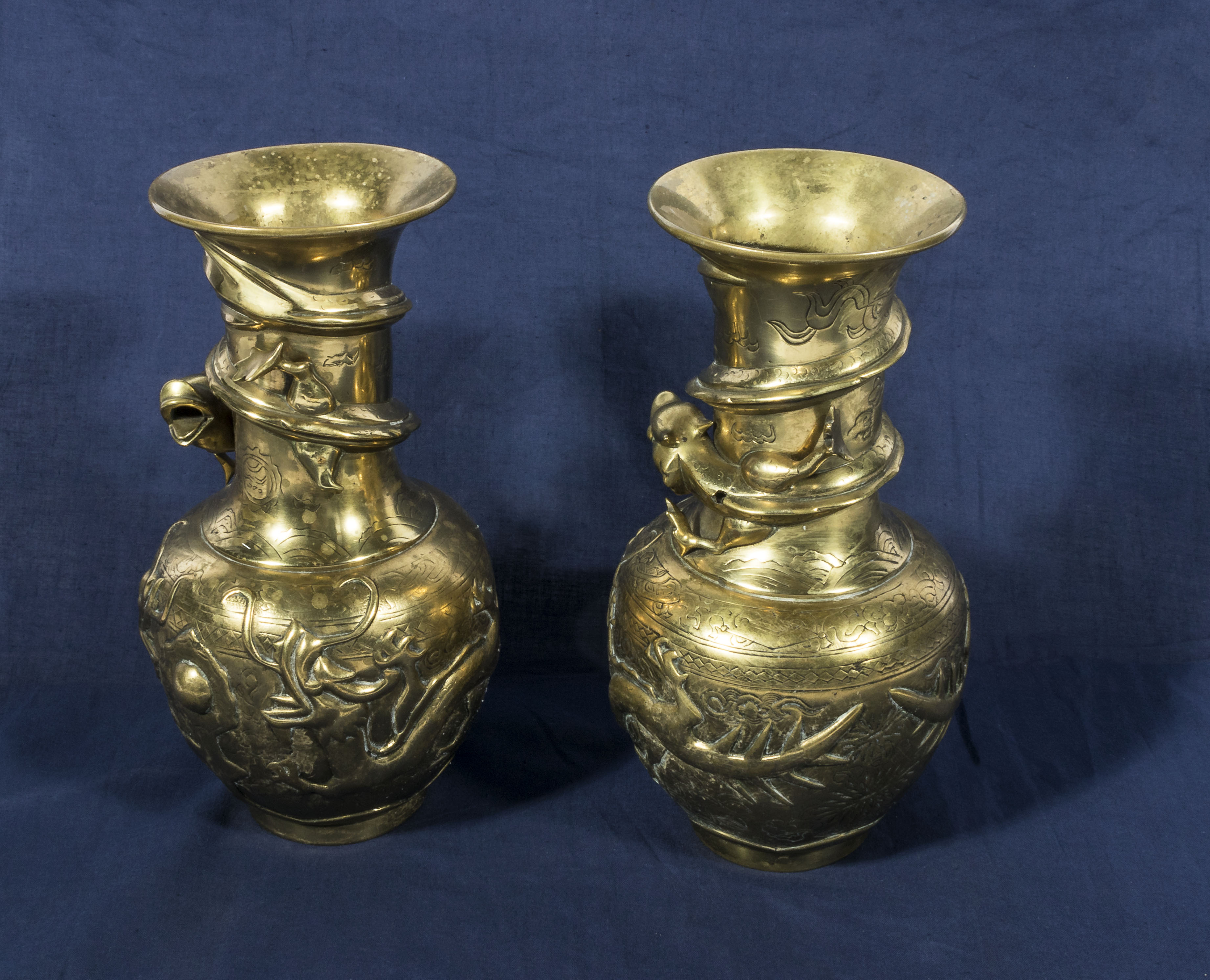 A pair of antique bronze Chinese vases, marked to base - Image 4 of 5