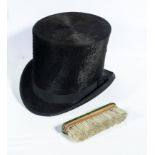 A tophat and brush