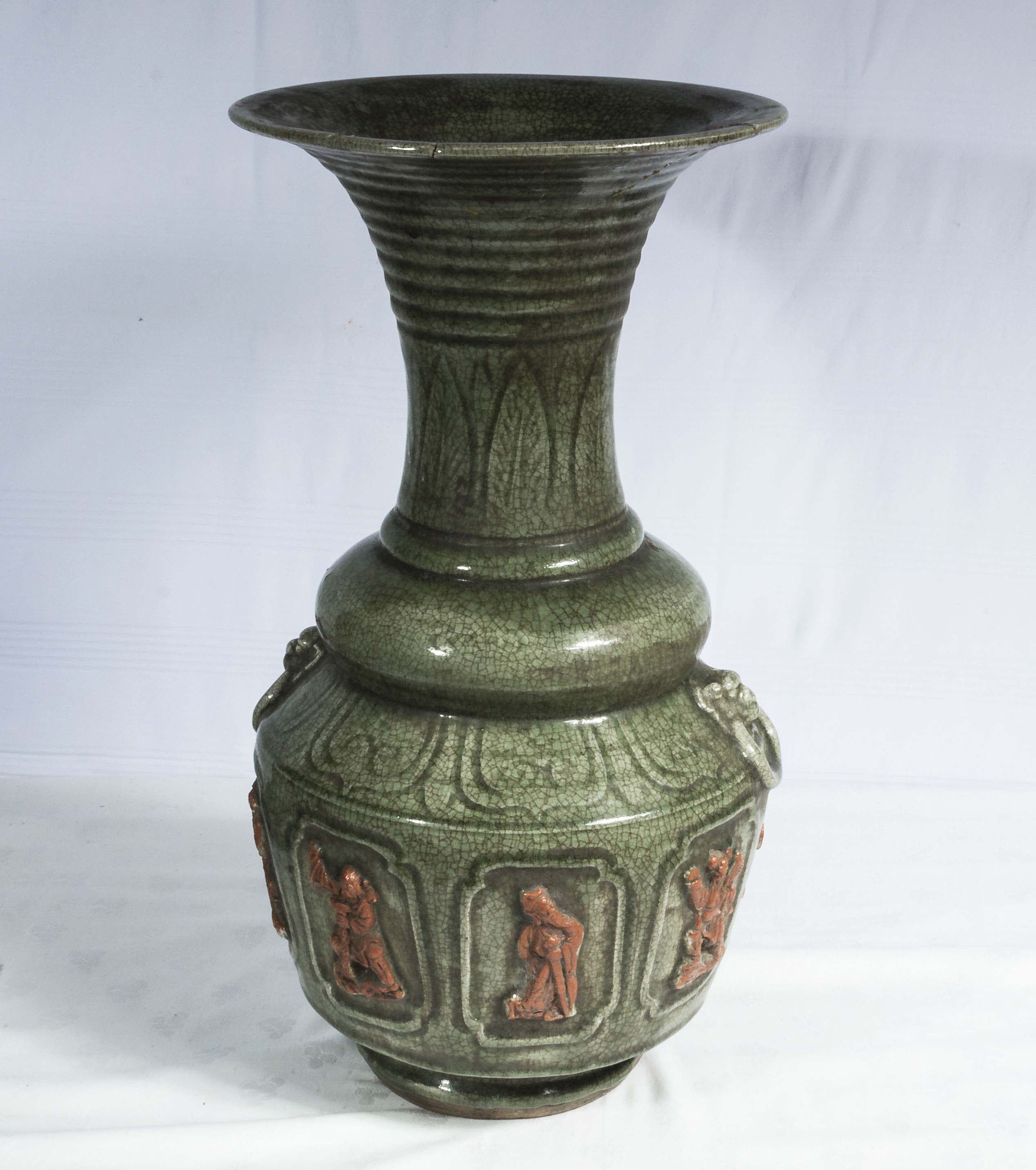 Large Chinese Song dynasty (960-1127) style vase, decorated with relief figures 51cm high