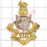 8th King’s Royal Irish Hussars Officer’s scarce cap badge pre 1952.Die-cast silvered and gilt,