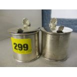 A pair of silver lidded mustard pots and spoons, 123 grams