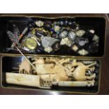 A mixed lot to include early 20th century ivory and bone items, Murano bracelet and other items