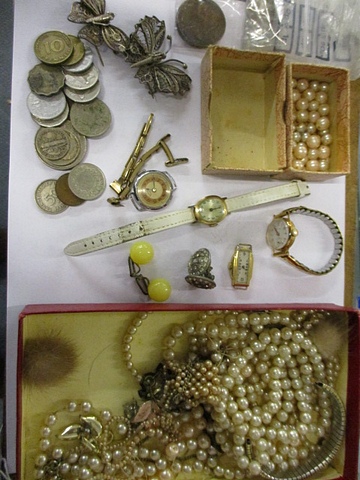 Vintage jewellery and watches to include silver filigree brooches and a small amount of coinage