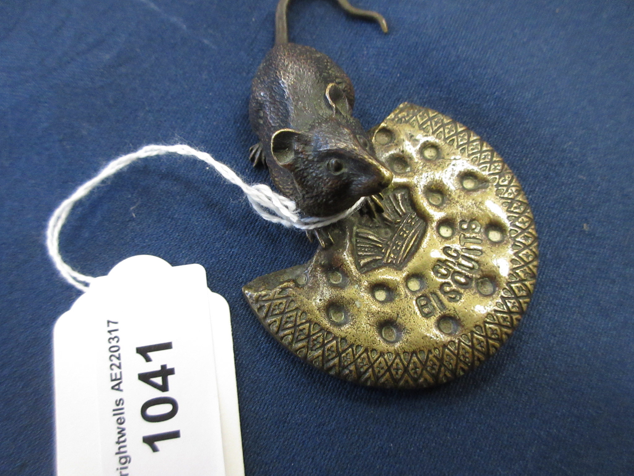 An Austrian cold painted bronze Figure of a Mouse with a biscuit, 3 1/2in, No. 1064 - Image 3 of 5