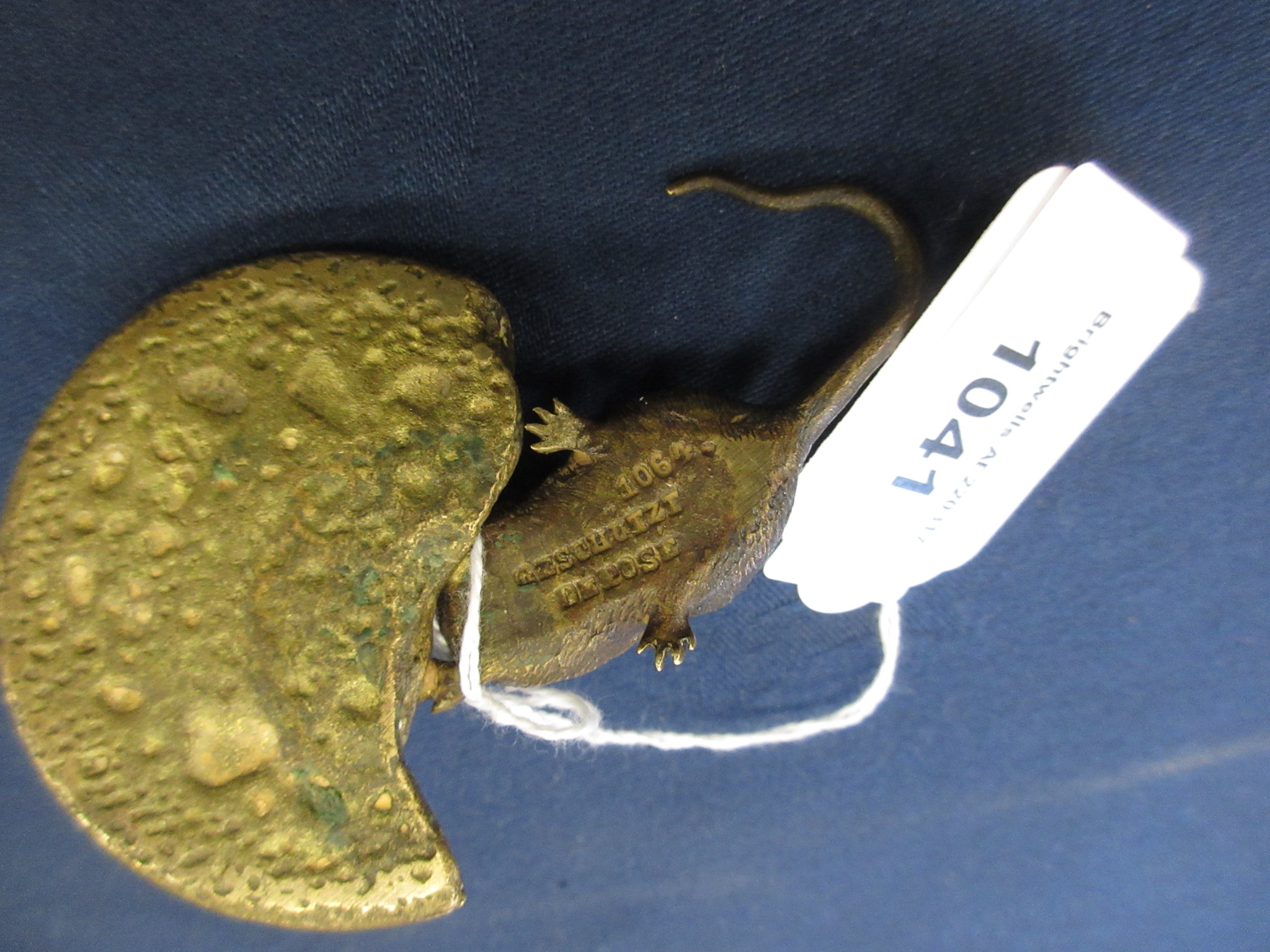 An Austrian cold painted bronze Figure of a Mouse with a biscuit, 3 1/2in, No. 1064 - Image 4 of 5