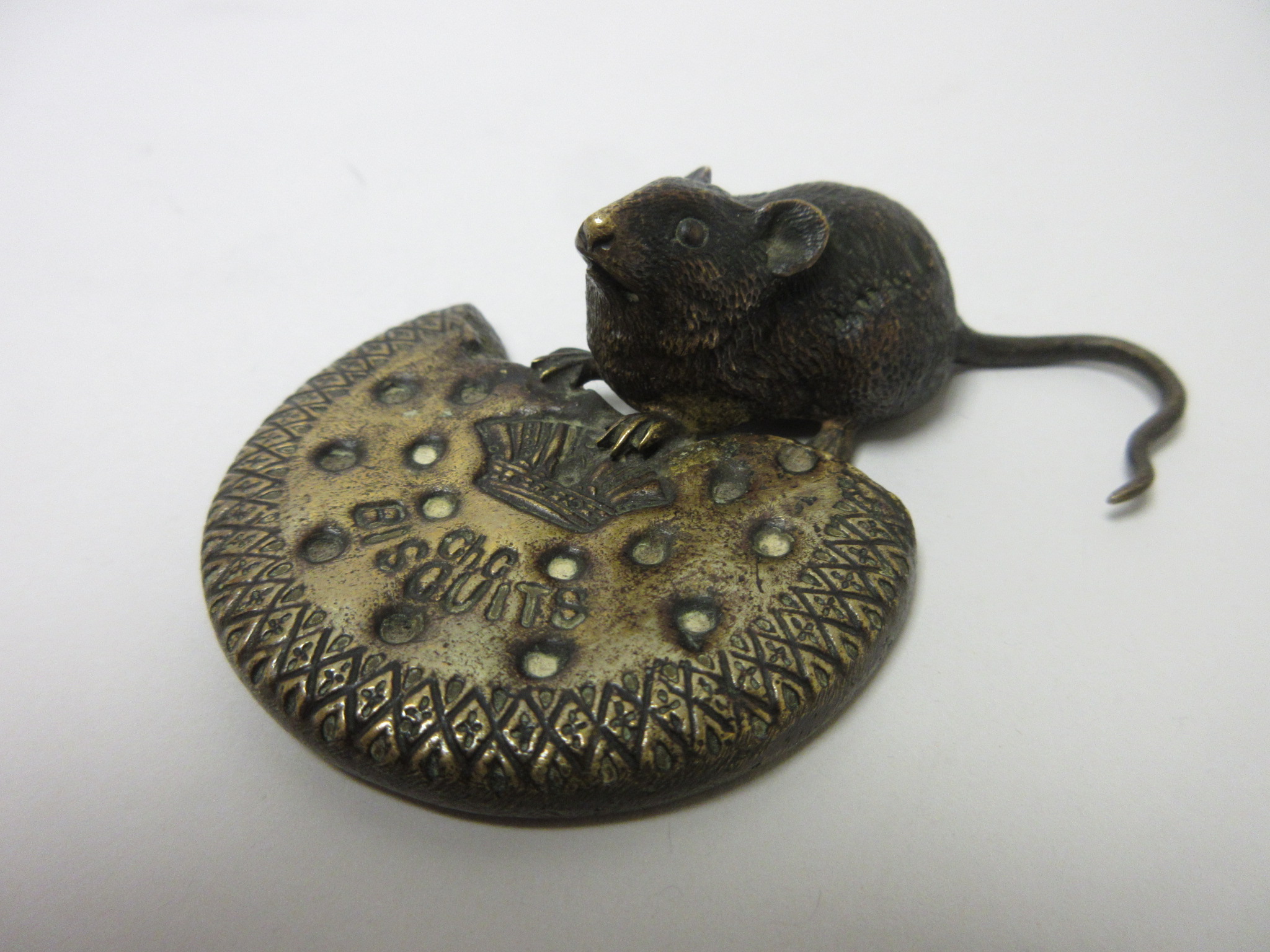 An Austrian cold painted bronze Figure of a Mouse with a biscuit, 3 1/2in, No. 1064 - Image 2 of 5