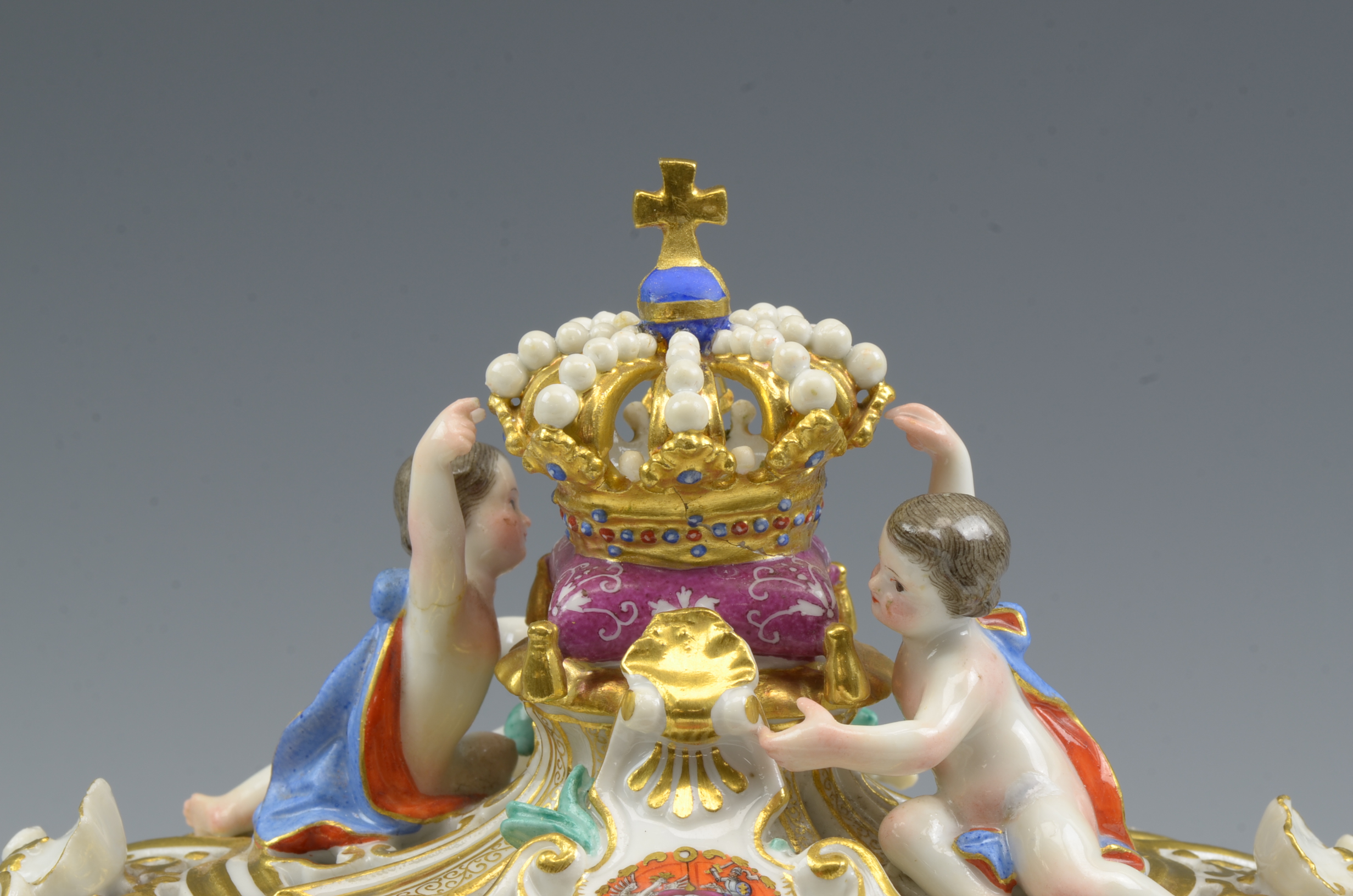 A fine 19th Century Meissen porcelain armorial Tureen and Cover, after a model by J. J. Kändler, - Image 5 of 21