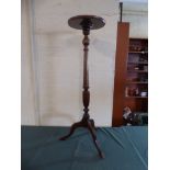 An Edwardian Mahogany Tripod Torchere Stand