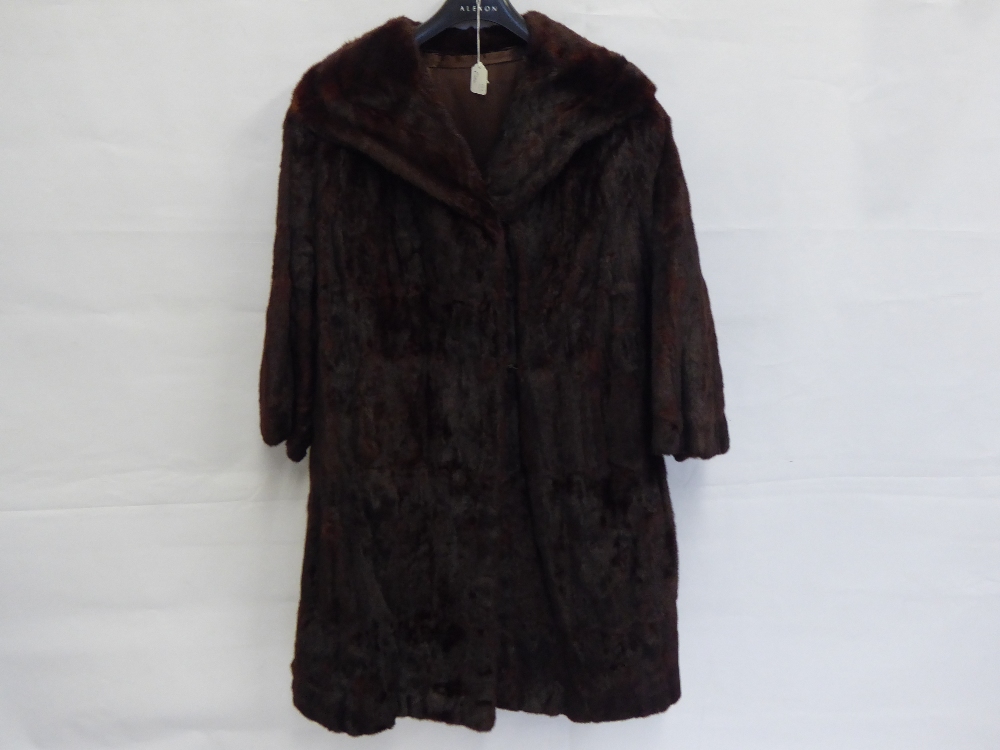 A Lady's Vintage 3/4 Coat, believed to be Musquat, approx size 34. - Image 2 of 2