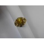 A Vintage 9ct Gold Tiger's Eye Ring, size S, stone measures 9.5 x 7.8 mm, approx 4.8 gms