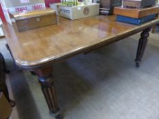 Edwards & Roberts Victorian Mahogany Wind Out Single Leaf Dining Table, on reeded legs and castors
