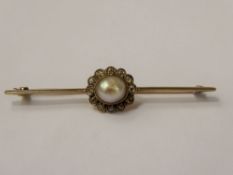 An Antique 18ct Gold Old Cut Diamond and Natural Pearl Brooch, the pearl measures 7 x 8 mm, 22 -