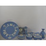 A Quantity of Blue Josiah Wedgwood Porcelain, including a cabinet plate, three trinket dishes and