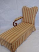 An Edwardian Mahogany Framed Day Bed/Chaise Longue, approx 140 x 57 cms