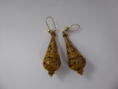 A Pair of 18 / 22 ct Antique Yellow Gold Drop Earrings, the drop measures 45 mm, approx 9.3 gms