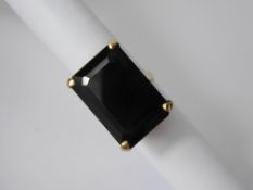 A 9ct Gold and Fancy Smoky Quartz Emerald Cut Dress Ring, size 22 x 15 x 12 mm, size M, approx 12.