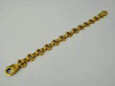 A Lady's 18 ct Yellow Gold Gucci-Style Fancy Link Bracelet, mm VR, approx 23 gms.